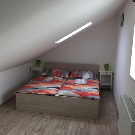 Apartment Lidicka Slavkov, 4 Person 슬래코브유브루나 외부 사진
