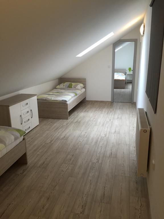 Apartment Lidicka Slavkov, 4 Person 슬래코브유브루나 외부 사진